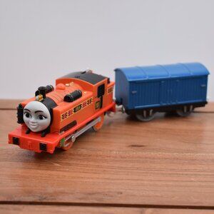 NIA 18 - 2013 Gullane Thomas & Friends TrackMaster Engine Motorized Oran…